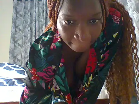 sweetpasion online show from July 14, 2026, 5:01 am