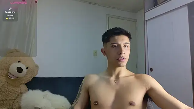 Thesaint xxx online show from June 25, 2026, 11:42 pm
