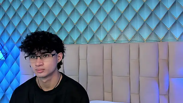 Sofia-Ethan online show from June 6, 2026, 1:38 pm