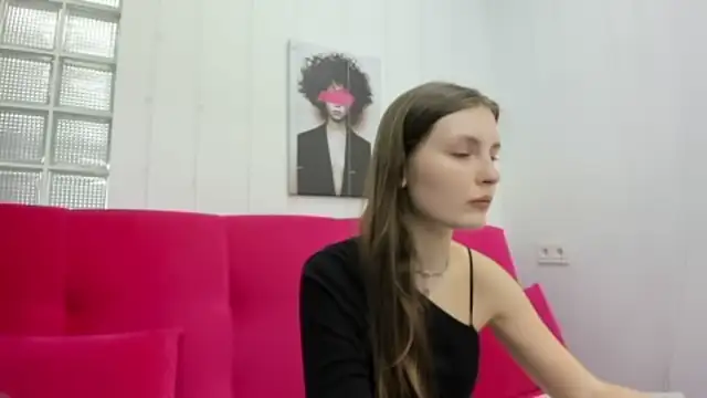 Shyly  Lisa online show from June 28, 2026, 8:20 am