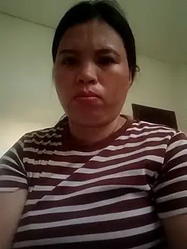 Snapshot of -Yeyi- chatting on June 2, 2026, 11:23 am -Yeyi- online show from June 2, 2026, 11:23 am