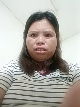 Snapshot of -Yeyi- chatting on June 3, 2026, 6:24 pm -Yeyi- online show from June 3, 2026, 6:24 pm
