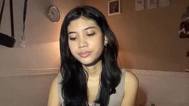 AllisonLundrigan online show from May 18, 2026, 12:22 pm