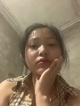 hinami-lo online show from May 19, 2026, 8:31 am
