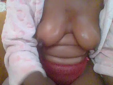 Snapshot of CreampyQueen1 chatting on June 23, 2026, 9:46 pm CreampyQueen1 online show from June 23, 2026, 9:46 pm