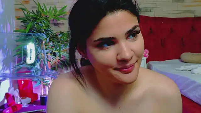 EvvaMonroe online show from June 12, 2026, 7:46 pm
