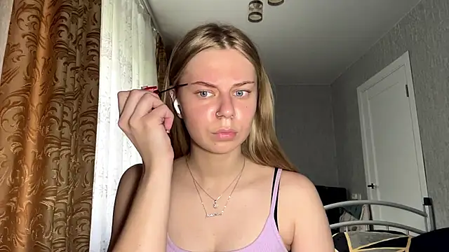 HoneysPiee online show from June 6, 2026, 10:09 am