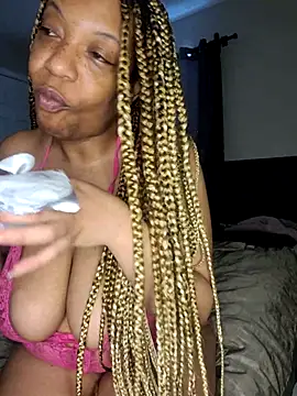 KinkeeKaee online show from June 27, 2026, 4:34 pm