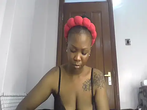 Snapshot of savage_and_sweet chatting on June 4, 2026, 2:45 pm savage and sweet online show from June 4, 2026, 2:45 pm