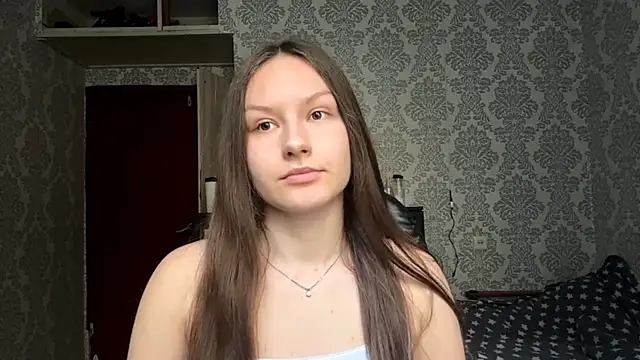 ShaylaChong online show from May 16, 2026, 4:31 am