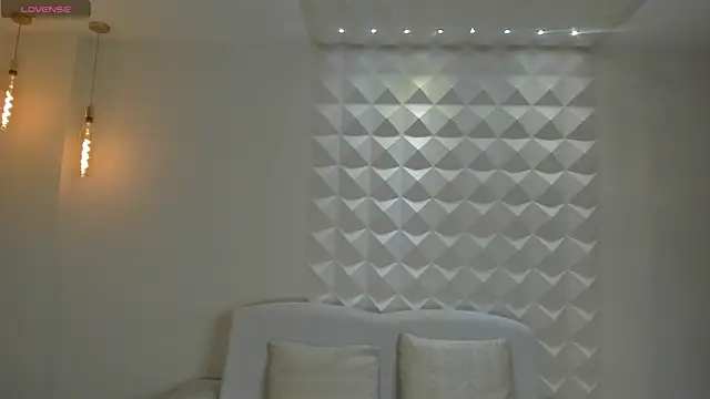 LillySanders online show from July 18, 2026, 7:28 pm