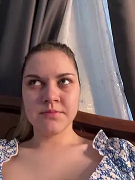 la lisa  online show from June 14, 2026, 7:10 am