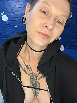 LaFemmeCyberObscura online show from May 23, 2026, 8:35 pm
