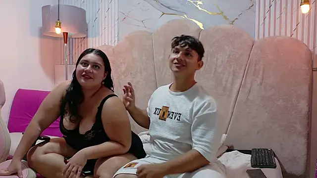 ParejaCurvy20 online show from June 10, 2026, 7:13 pm