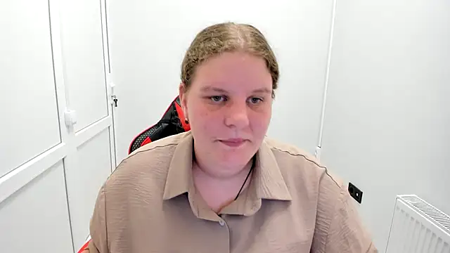 Bella shyy  online show from July 4, 2026, 3:18 pm