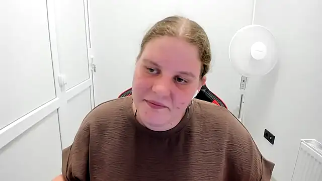 Bella shyy  online show from July 9, 2026, 1:59 pm