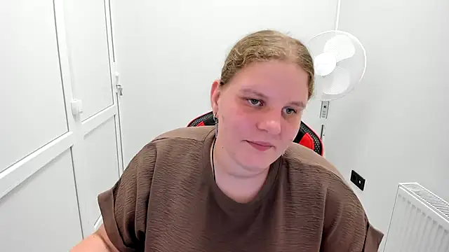 Bella shyy  online show from July 16, 2026, 2:34 pm