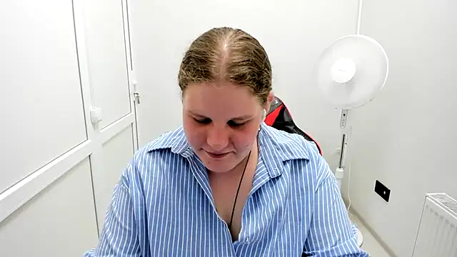 Bella shyy  online show from July 22, 2026, 2:42 pm