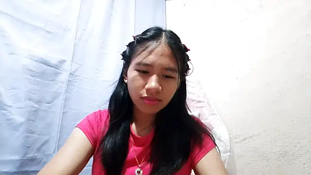 Snapshot of JoyeAmesbury chatting on July 4, 2026, 1:17 pm JoyeAmesbury online show from July 4, 2026, 1:17 pm