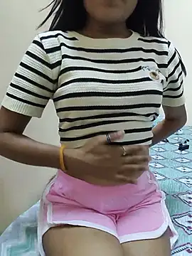 Snapshot of Shanaya_001 chatting on June 2, 2026, 10:39 am Shanaya 001 online show from June 2, 2026, 10:39 am
