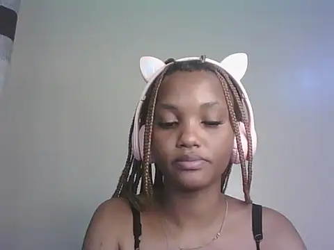 PrettyT5 online show from July 9, 2026, 8:46 pm