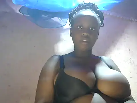 Tylla69 online show from July 4, 2026, 12:55 pm