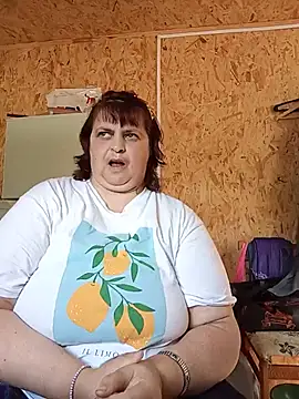 Snapshot of LisichkaOksana chatting on June 26, 2026, 9:03 am LisichkaOksana online show from June 26, 2026, 9:03 am
