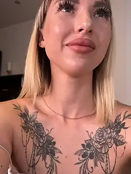 Snapshot of TeaseBabeXXX chatting on June 22, 2026, 10:29 pm TeaseBabeXXX online show from June 22, 2026, 10:29 pm