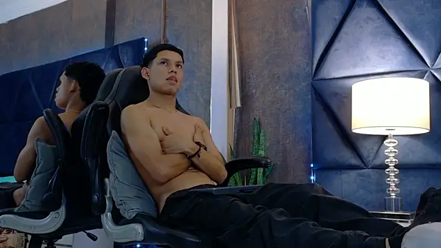 ThiagoFerrer  online show from July 7, 2026, 7:23 am