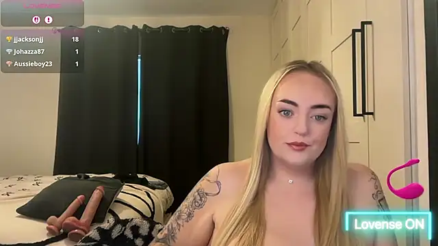 Snapshot of CurvyWetWife chatting on May 19, 2026, 6:42 am CurvyWetWife online show from May 19, 2026, 6:42 am