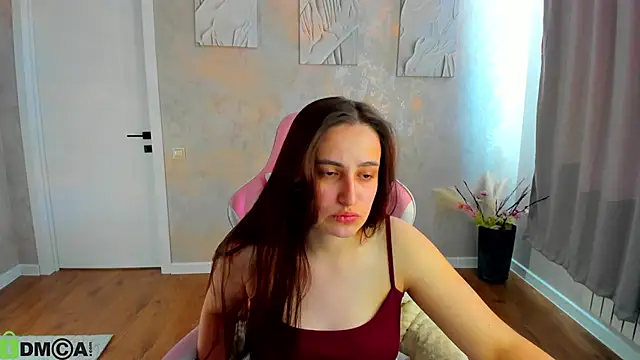 Elizabet Colllins online show from June 4, 2026, 1:22 am