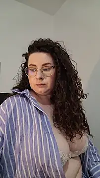 Elissa Floyd   online show from June 7, 2026, 4:33 pm