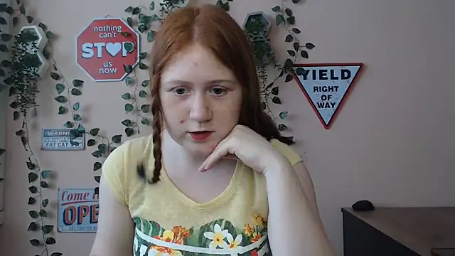 Snapshot of Red__Girll chatting on May 21, 2026, 11:28 am Red Girll online show from May 21, 2026, 11:28 am
