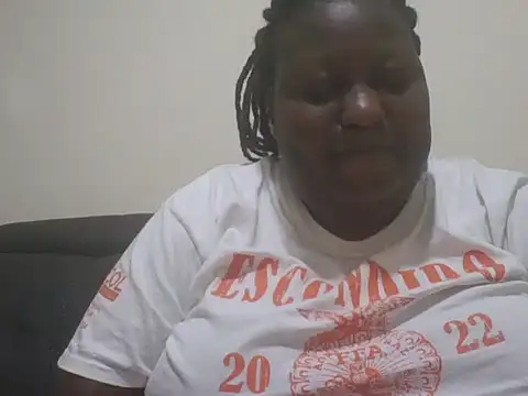 Snapshot of fat_ebonyqueen chatting on June 1, 2026, 9:05 pm fat ebonyqueen online show from June 1, 2026, 9:05 pm