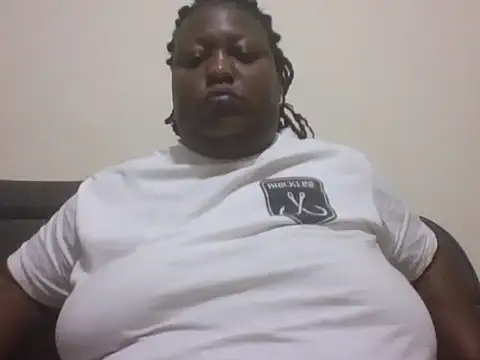 Snapshot of fat_ebonyqueen chatting on June 8, 2026, 7:47 pm fat ebonyqueen online show from June 8, 2026, 7:47 pm