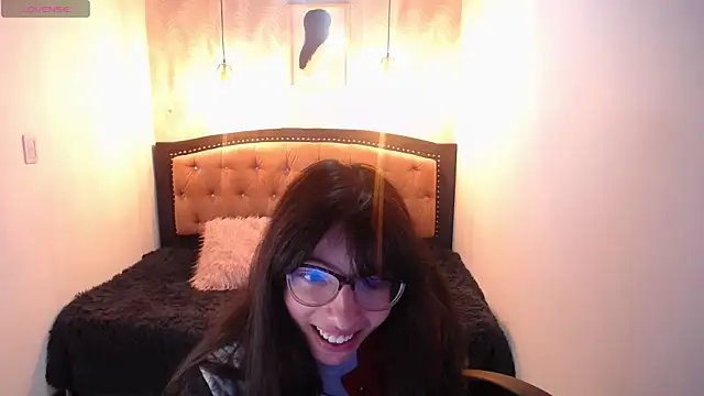 Snapshot of Allyshon_ chatting on June 18, 2026, 8:02 pm Allyshon online show from June 18, 2026, 8:02 pm