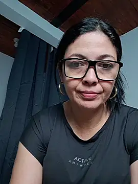 Scarlett Valnyx online show from June 1, 2026, 1:02 pm