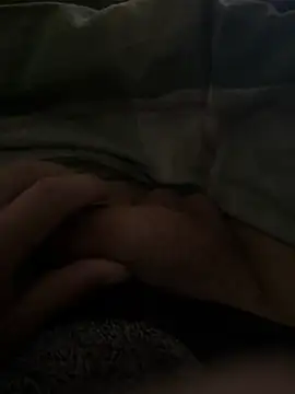 Hungshyguyx online show from May 18, 2026, 9:53 pm