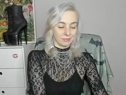 Snapshot of velvetanne chatting on June 15, 2026, 6:26 am velvetanne online show from June 15, 2026, 6:26 am