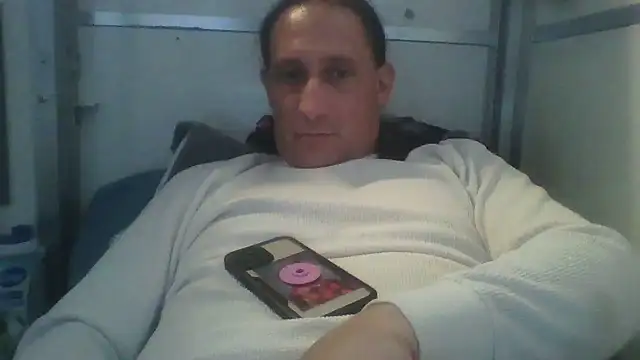 brazybooty92 online show from June 8, 2026, 1:33 pm