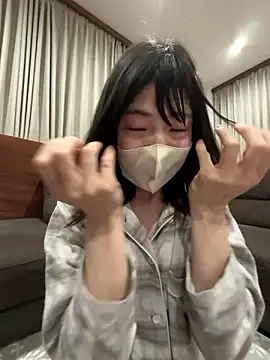 Snapshot of mayumichan13_v chatting on May 20, 2026, 8:37 pm mayumichan13 v online show from May 20, 2026, 8:37 pm