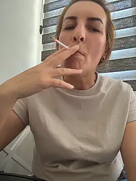 Hot-Milf4U online show from June 4, 2026, 1:17 pm