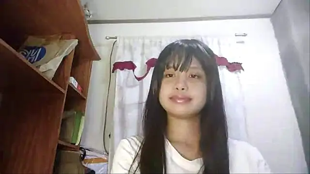 annawicket online show from May 19, 2026, 1:28 pm