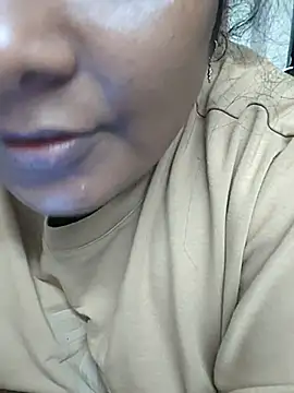 Yazhi THUG DeSi online show from May 19, 2026, 1:28 pm