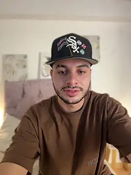Snapshot of Amadeo_Wild_ chatting on May 23, 2026, 4:07 am Amadeo Wild online show from May 23, 2026, 4:07 am