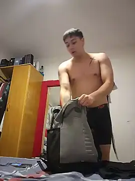 BodyGym18 online show from June 3, 2026, 3:42 am