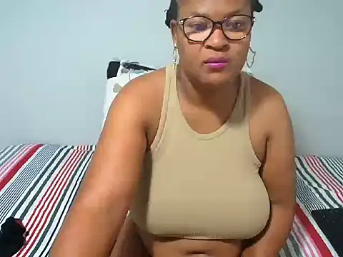 CandyYumsAerolaXX online show from June 4, 2026, 7:25 am