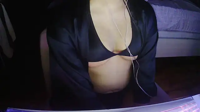Snapshot of valentinaceleste chatting on May 22, 2026, 2:40 am valentinaceleste online show from May 22, 2026, 2:40 am