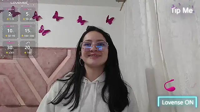 Snapshot of Angel-Hott_ chatting on May 27, 2026, 4:20 am Angel-Hott online show from May 27, 2026, 4:20 am