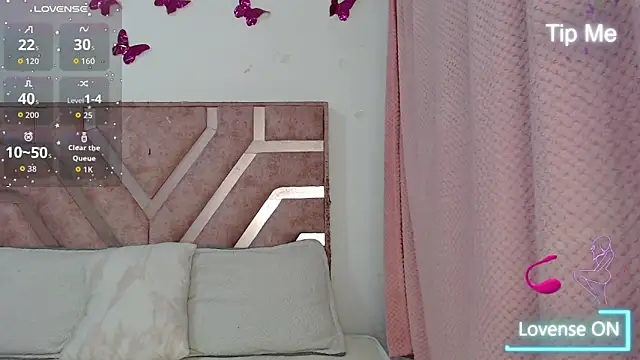 Snapshot of Angel-Hott_ chatting on June 4, 2026, 2:39 am Angel-Hott online show from June 4, 2026, 2:39 am
